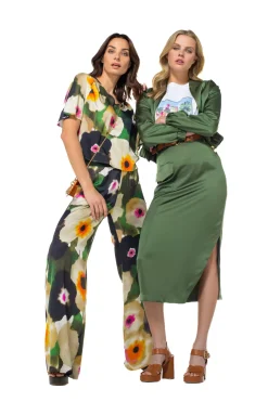 1537-69 / Soepelvallende Palazzobroek, Normal Waist><noscript><img width=