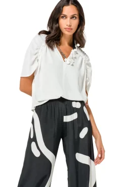 1691-91 / Soepelvallende Rechte Bloes Met Mouweffect><noscript><img width=