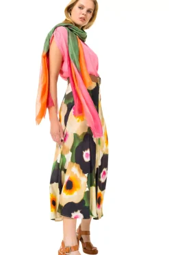 1737-69 / Soepelvallende Rok Schuindraad Gesneden><noscript><img width=